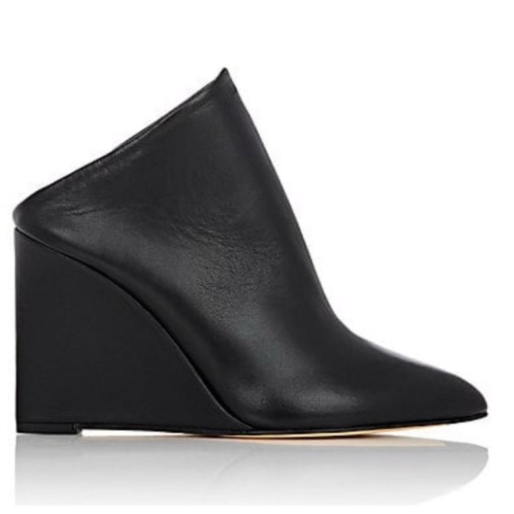 Vince “Vail” Wedge Mules
